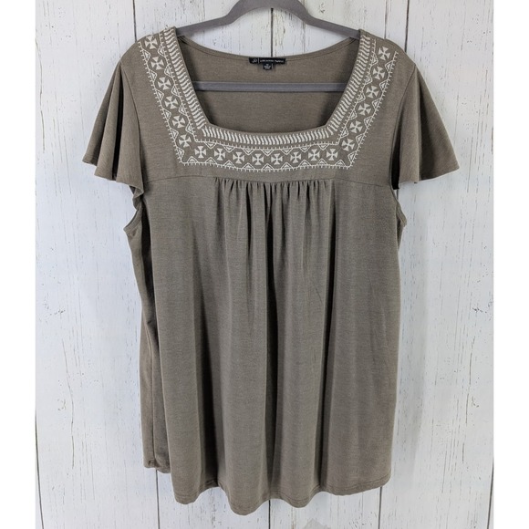Adrianna Papell Tops - Adrianna Papell Plus Size 1X Womens Green Short Sleeve Embroidered Top